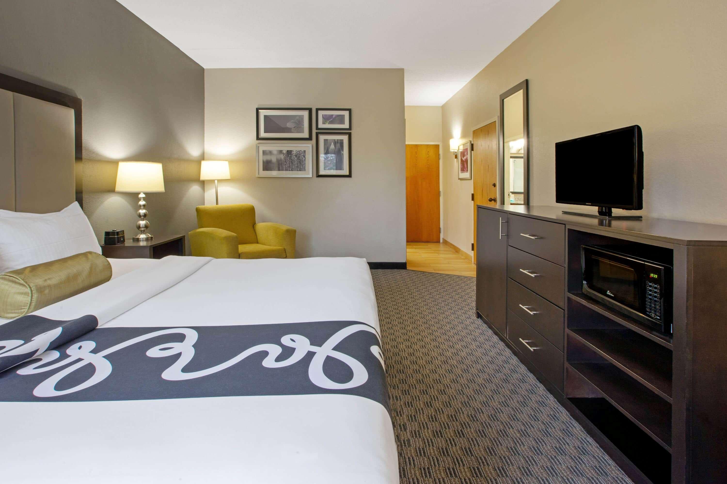 La Quinta Inn & Suites By Wyndham Detroit Metro Airport Ромулус Екстериор снимка